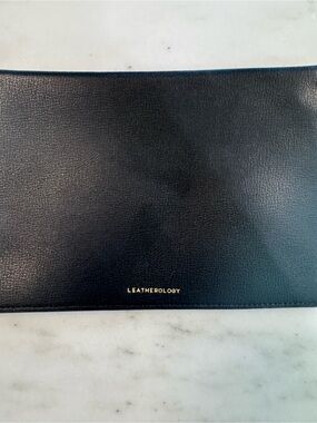 NWOT- Leatherology Women’s Bag